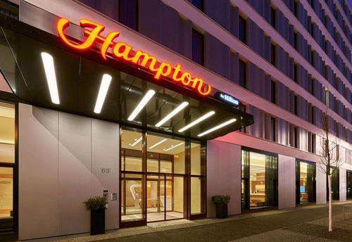 Hampton-by-hilton-berlin-city-centre-alexanderplatz-hotel-exterior-box